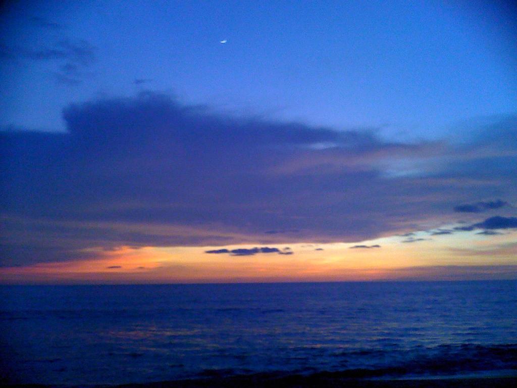 Ninnada Beach Hotel Marawila Oda fotoğraf
